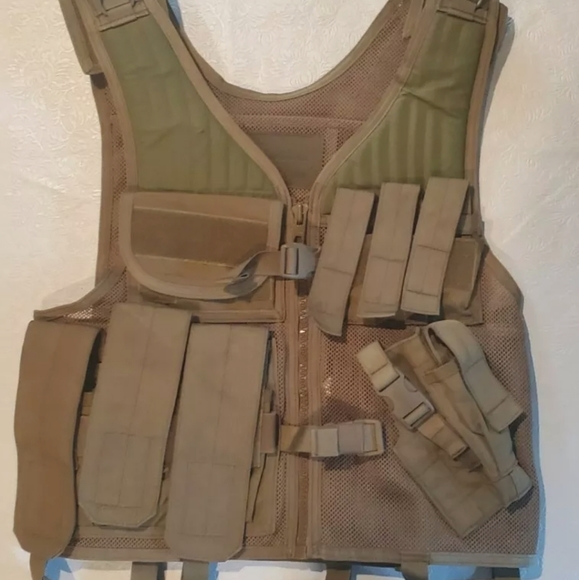 Blackhawk! Omega Tactical Vest - Picture 2 of 4